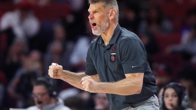 Oklahoma Sooners head coach Porter Moser shouts during a men's college basketball game between the University of Oklahoma Sooners (OU) and Texas Tech at Lloyd Noble Center in Norman, Okla., Tuesday, Feb. 21, 2023. Texas Tech won 74-63.

Ou Men S Basketball Vs Texas Tech