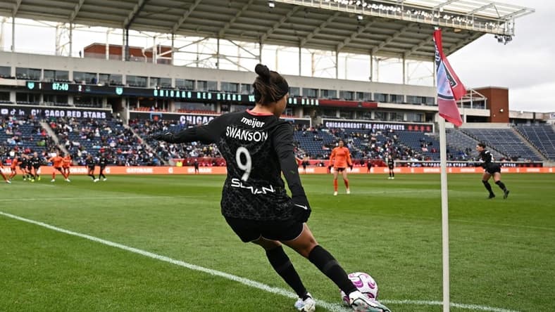 Chicago Red Stars forward Mallory Swanson (9) is seen taking a corner kick during the game at SeatGeek Stadium. Mandatory Credit: Daniel Bartel-USA TODAY Sports