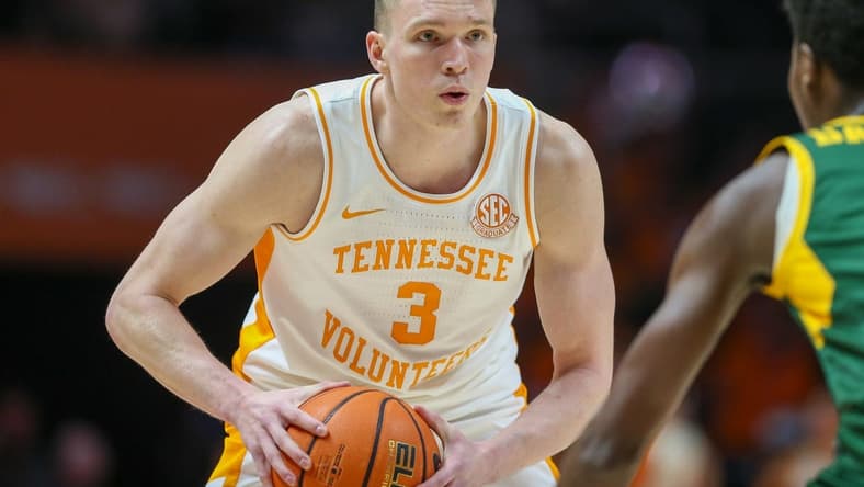 Jan 2, 2024; Knoxville, Tennessee, USA; Tennessee Volunteers guard Dalton Knecht (3) looks to pass the ball against the Norfolk State Spartans during the first half at Thompson-Boling Arena at Food City Center. Mandatory Credit: Randy Sartin-USA TODAY Sports
