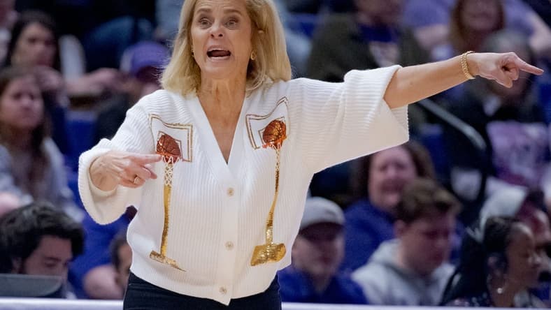 Jan 11, 2024; Baton Rouge, Louisiana, USA; LSU Lady Tigers head coach Kim Mulkey reacts during the second half against the Texas A&M Aggies at Pete Maravich Assembly Center. Mandatory Credit: Matthew Hinton-USA TODAY Sports