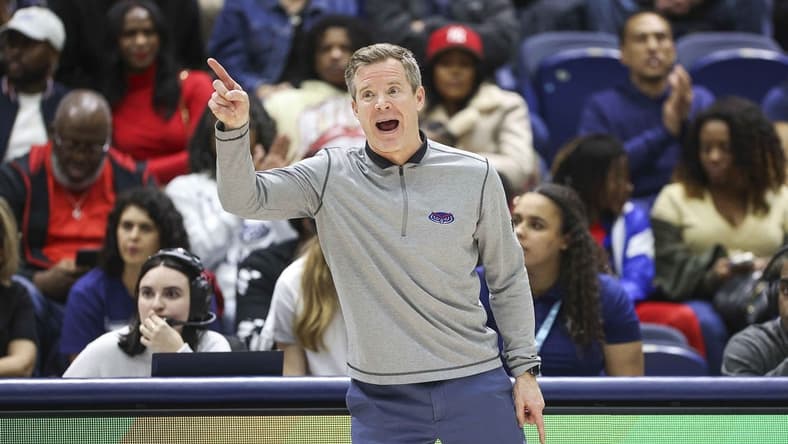 Jan 24, 2024; Houston, Texas, USA; Florida Atlantic Owls head coach Dusty May reacts during the second half against the Rice Owls at Tudor Fieldhouse. Mandatory Credit: Troy Taormina-USA TODAY Sports