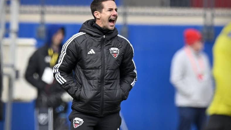Feb 17, 2024; Frisco, TX, USA; FC Dallas head coach Troy Lesesne yells at his team during the first half against the D.C. United at the Toyota Stadium. Mandatory Credit: Jerome Miron-USA TODAY Sports