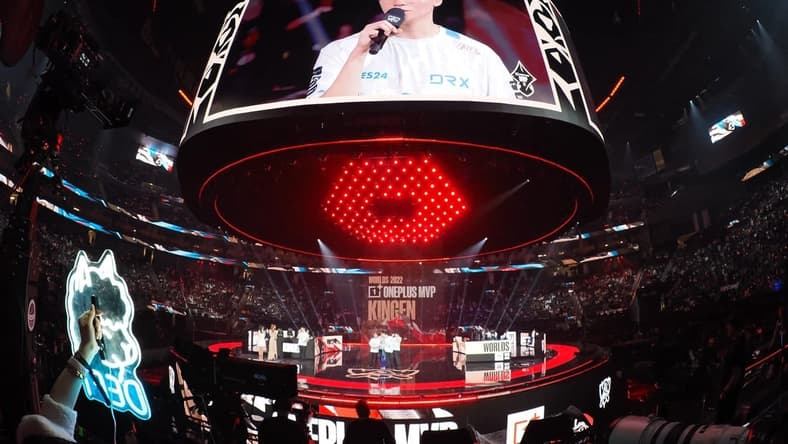 Nov 5, 2022; San Francisco, California, USA; DRX top laner Hwang "Kingen" Seong-hoon receives the MVP award after the in abasing T1 in the League of Legends World Championships at Chase Center. Mandatory Credit: Kelley L Cox-USA TODAY Sports