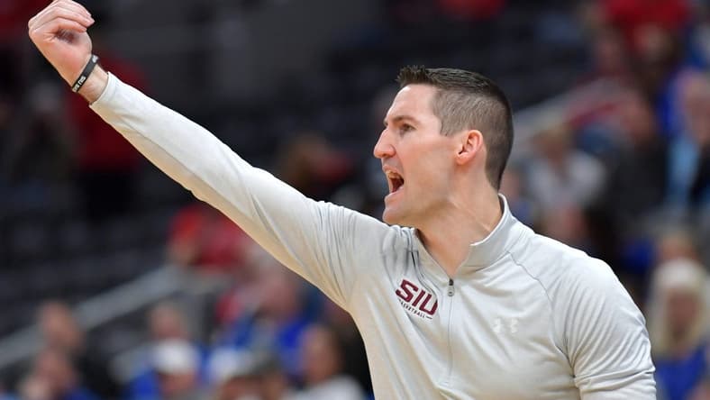 Mar 4, 2023; St. Louis, MO, USA;  Southern Illinois Salukis head coach Bryan Mullins directs his players during the second half against the Drake Bulldogs at Enterprise Center. Mandatory Credit: Ron Johnson-USA TODAY Sports