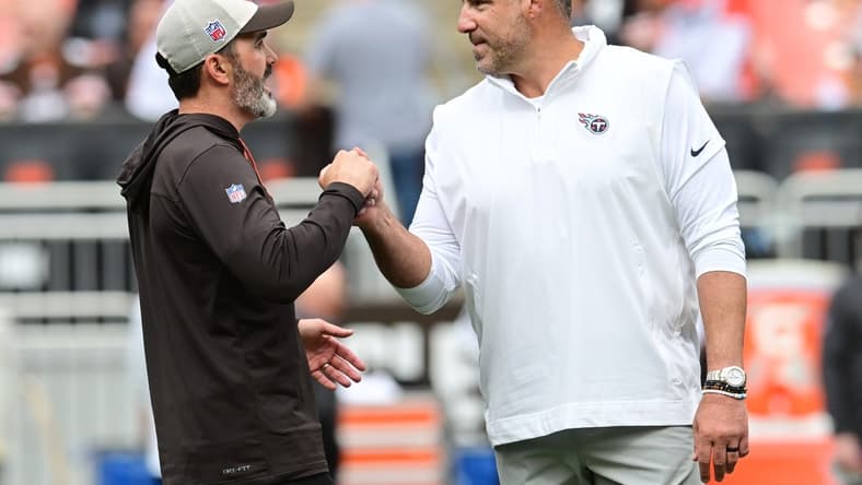 Sep 24, 2023; Cleveland, Ohio, USA; Cleveland Browns head coach Kevin Stefanski shakes hands with Tennessee Titans head coach Mike Vrabel before the game between the Browns and the Titans at Cleveland Browns Stadium. Mandatory Credit: Ken Blaze-USA TODAY Sports