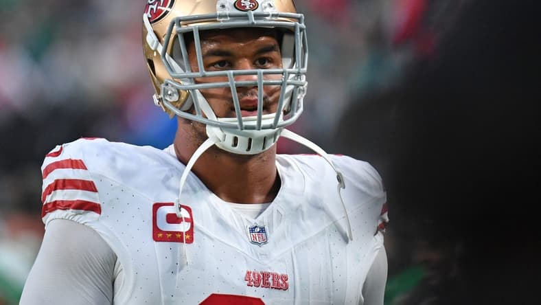 Dec 3, 2023; Philadelphia, Pennsylvania, USA; San Francisco 49ers defensive end Arik Armstead (91) runs off the field against the Philadelphia Eagles at Lincoln Financial Field. Mandatory Credit: Eric Hartline-USA TODAY Sports