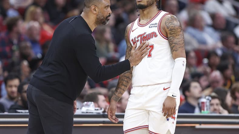 Feb 23, 2024; Houston, Texas, USA; Houston Rockets head coach Ime Udoka talks with forward Cam Whitmore (7) during the third quarter against the Phoenix Suns at Toyota Center. Mandatory Credit: Troy Taormina-USA TODAY Sports