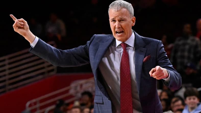 Feb 15, 2024; Los Angeles, California, USA; Southern California Trojans head coach Andy Enfield reacts against the Utah Utes during the second half of an NCAA basketball game at Galen Center. Mandatory Credit: Alex Gallardo-USA TODAY Sports