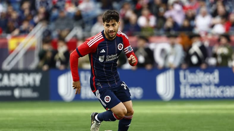 Mar 3, 2024; Foxborough, Massachusetts, USA; New England Revolution midfielder Carles Gil (10) during the second half against Toronto FC at Gillette Stadium. Mandatory Credit: Winslow Townson-USA TODAY Sports