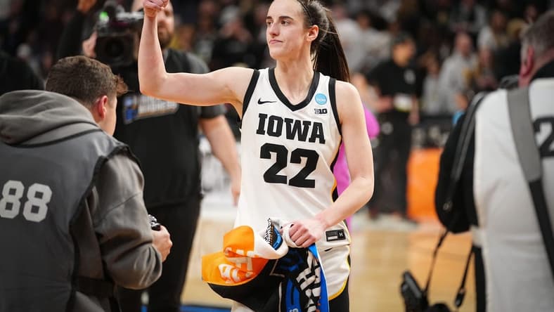 Iowa Hawkeyes guard Caitlin Clark (22) gives a thumbs up to the crowd after the Sweet 16 round of the NCAA Women's Basketball Tournament at MVP Arena, Saturday, March 30, 2024 in Albany, N.Y.