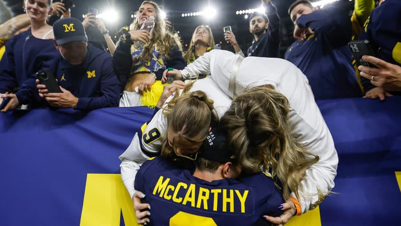 Michigan Wolverines quarterback JJ McCarthy