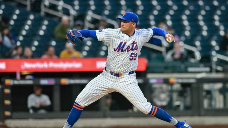 Apr 1, 2024; New York City, New York, USA; New York Mets pitcher Sean Manaea (59) pitches during the first inning against the Detroit Tigers at Citi Field. Mandatory Credit: John Jones-USA TODAY Sports