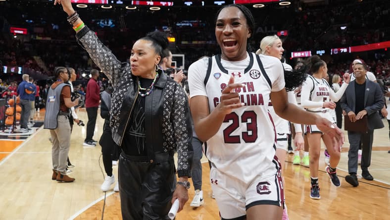 undefeated national champions in women's college basketball