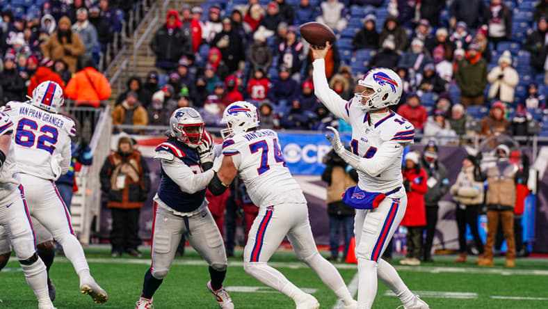 NFL: Buffalo Bills at New England Patriots