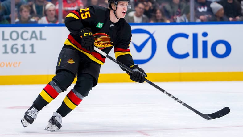 NHL rumors, Elias Pettersson