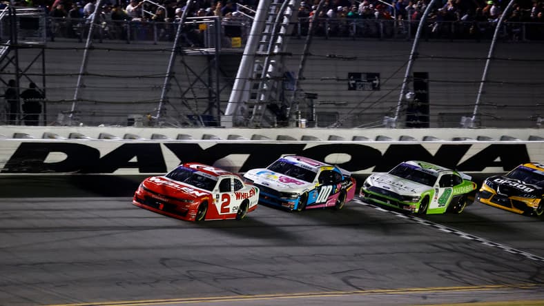 NASCAR Xfinity: United Rentals 300