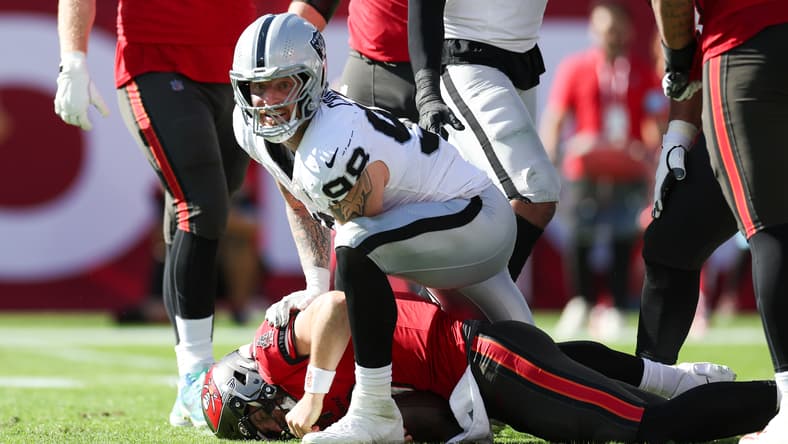 Las Vegas Raiders, Maxx Crosby