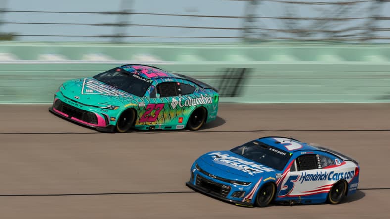 NASCAR: Straight Talk Wireless 400