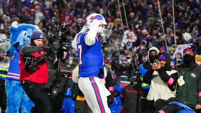 Highest paid quarterbacks, highest paid NFL quartebracks