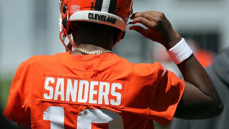 Predicting when top rookie quarterbacks make first NFL starts