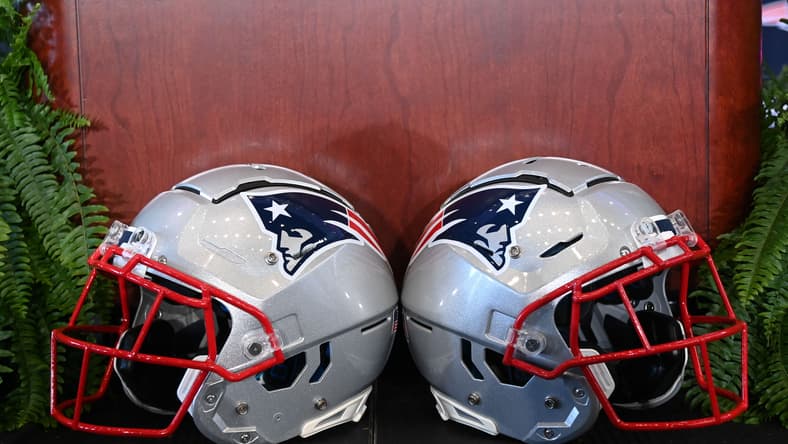 NFL: New England Patriots Mike Vrabel Press Conference