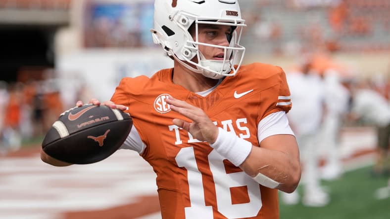 Texas Longhorns quarterback Arch Manning