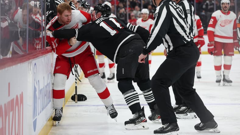 NHL: Detroit Red Wings at New Jersey Devils