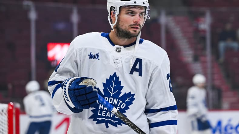 NHL: Scott Laughton-Toronto Maple Leafs at Montreal Canadiens