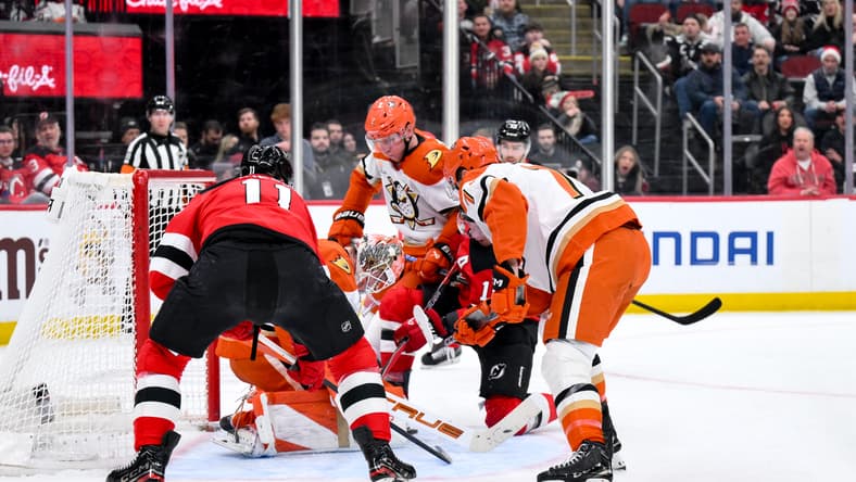 NHL: Anaheim Ducks at New Jersey Devils