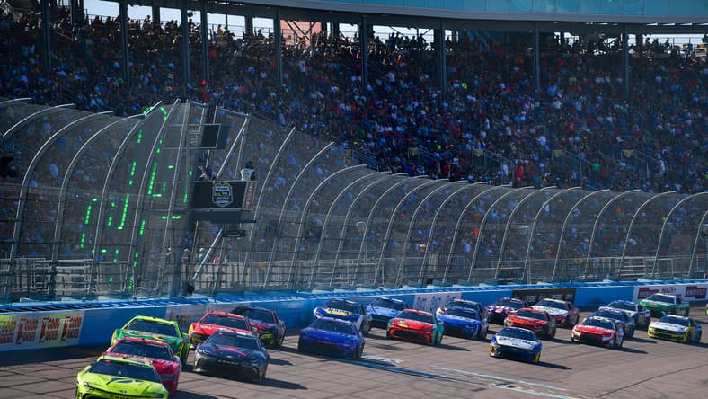 NASCAR: Straight Talk Wireless 500