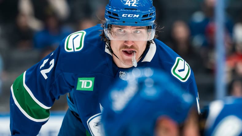 NHL: Ottawa Senators at Vancouver Canucks