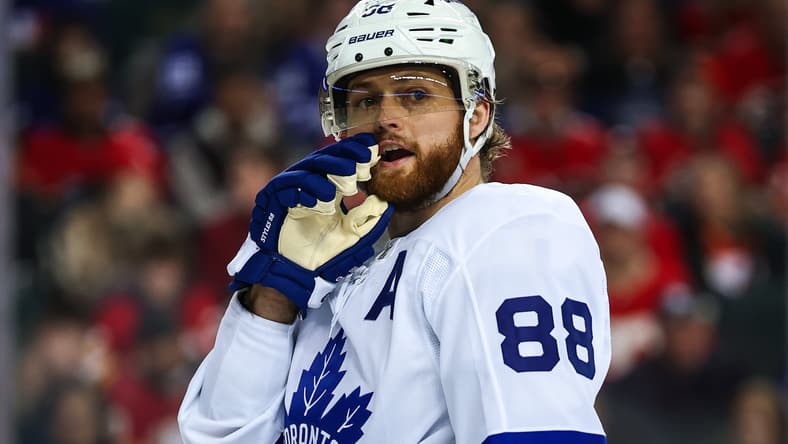 NHL: Toronto Maple Leafs at Calgary Flames