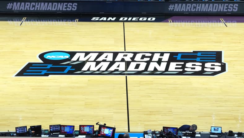 NCAA Basketball: NCAA Tournament Second Round-St. Johns at Kansas