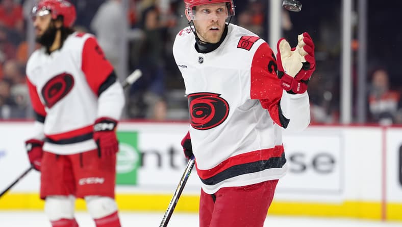 NHL: Carolina Hurricanes at Philadelphia Flyers