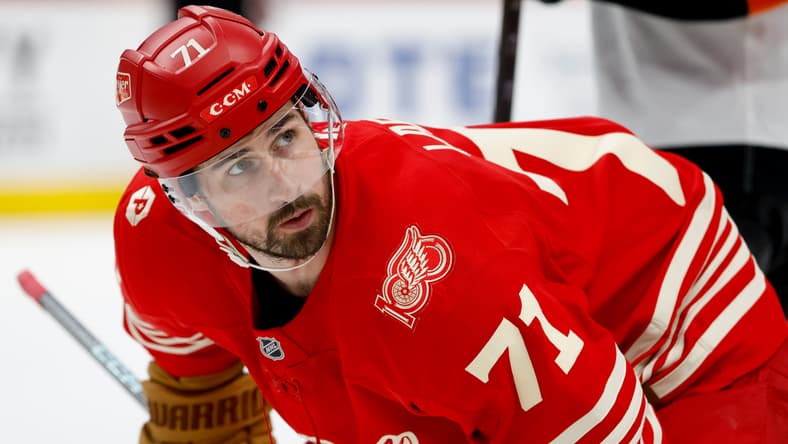 NHL: Philadelphia Flyers at Detroit Red Wings