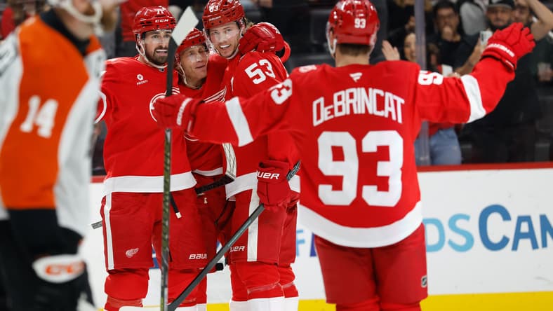 NHL: Philadelphia Flyers at Detroit Red Wings