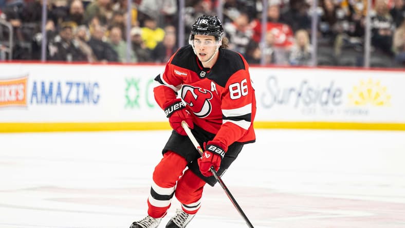 NHL: Pittsburgh Penguins at New Jersey Devils