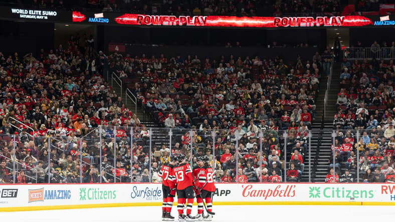 NHL: Pittsburgh Penguins at New Jersey Devils