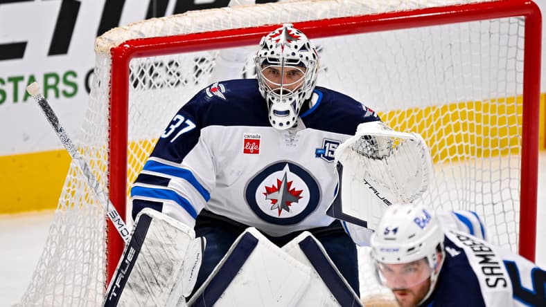 Connor Hellebuyck