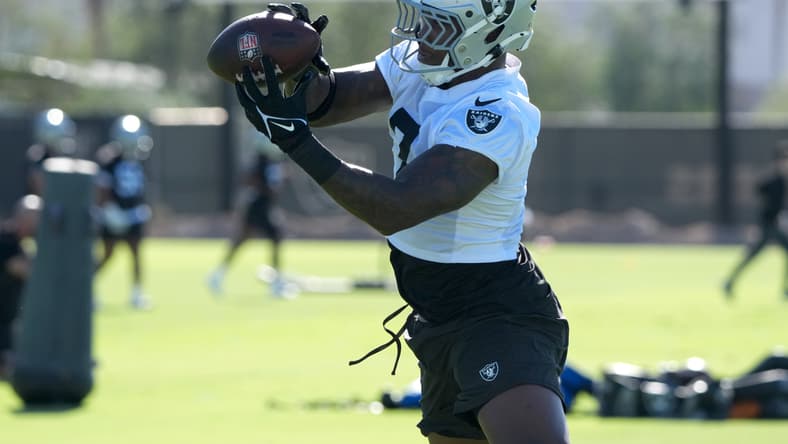 quay walker las vegas raiders linebacker