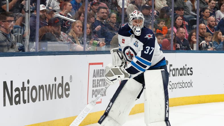 Connor Hellebuyck