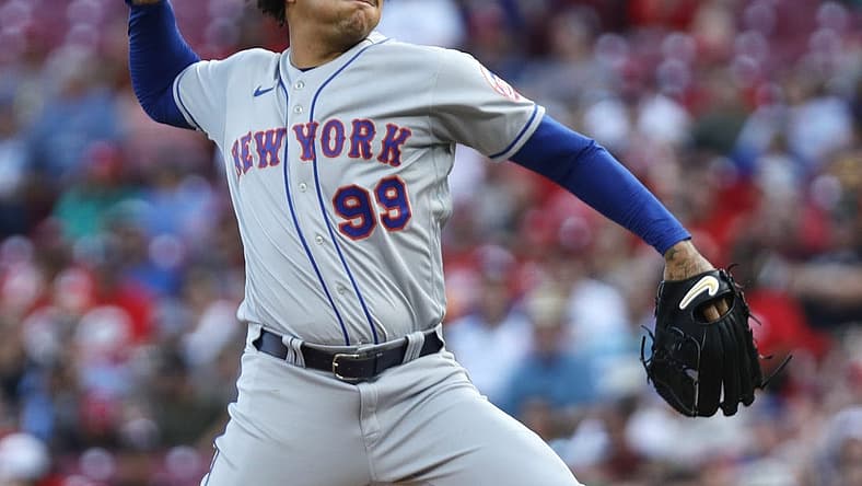 Jul 4, 2022; Cincinnati, Ohio, USA; New York Mets starting pitcher Taijuan Walker (99) throws a pitch against the Cincinnati Reds during the first inning at Great American Ball Park. Mandatory Credit: David Kohl-USA TODAY Sports