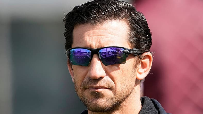 Feb 21, 2022; Scottsdale, Ariz., U.S.; Diamondbacks general manager Mike Hazen watches a select training camp for minor-league players not covered by the Players Association at Salt River Fields. MLB continues to be in a lockout after the expiration of the collective bargaining agreement Dec. 2. Mandatory Credit: Michael Chow-Arizona Republic
Baseball Diamondbacks Select Minor League Camp