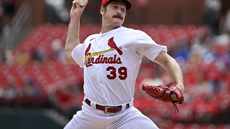 Aug 4, 2022; St. Louis, Missouri, USA; St. Louis Cardinals starting pitcher Miles Mikolas (39) pitches against the Chicago Cubs during the first inning at Busch Stadium. Mandatory Credit: Jeff Curry-USA TODAY Sports
