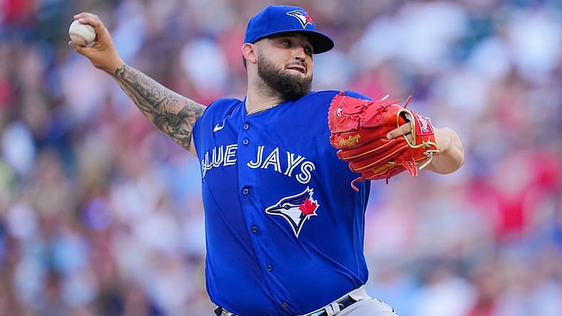 Aug 4, 2022; Minneapolis, Minnesota, USA; Toronto Blue Jays starting pitcher Alek Manoah (6) pitches against the Minnesota Twins in the first inning at Target Field. Mandatory Credit: Brad Rempel-USA TODAY Sports