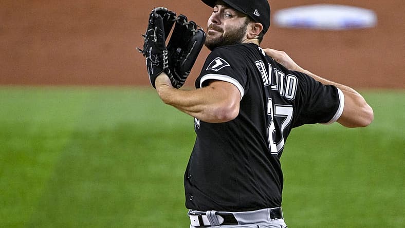 Aug 7, 2022; Arlington, Texas, USA; Chicago White Sox starting pitcher Lucas Giolito (27) in action during the game between the Texas Rangers and the Chicago White Sox at Globe Life Field. Mandatory Credit: Jerome Miron-USA TODAY Sports