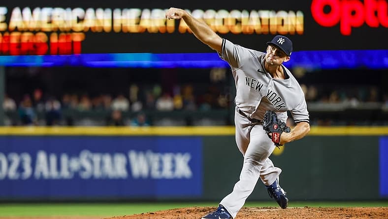 Aug 8, 2022; Seattle, Washington, USA; New York Yankees relief pitcher Clay Holmes (35) throws against the Seattle Mariners during the ninth inning at T-Mobile Park. Mandatory Credit: Joe Nicholson-USA TODAY Sports