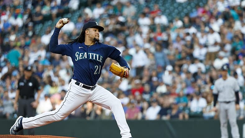 Aug 9, 2022; Seattle, Washington, USA; Seattle Mariners starting pitcher Luis Castillo (21) throws against the New York Yankees during the first inning at T-Mobile Park. Mandatory Credit: Joe Nicholson-USA TODAY Sports