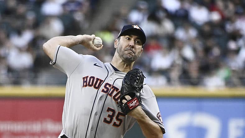 Aug 16, 2022; Chicago, Illinois, USA; Houston Astros starting pitcher Justin Verlander (35) delivers against the Chicago White Sox during the first inning at Guaranteed Rate Field. Mandatory Credit: Matt Marton-USA TODAY Sports