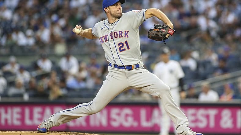 Aug 22, 2022; Bronx, New York, USA;  New York Mets starting pitcher Max Scherzer (21) pitches in the first inning against the New York Yankees at Yankee Stadium. Mandatory Credit: Wendell Cruz-USA TODAY Sports